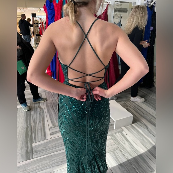 Prom dress - Picture 2 of 4